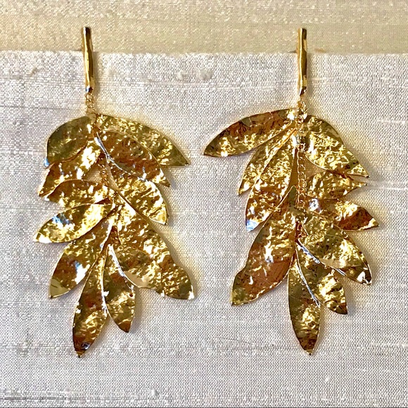 🌿Shimmering Vine Earrings🌿 - Picture 7 of 8